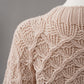 Puderfarbener, grob gestrickter Pullover