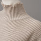 Steinfarbener, gerippter Used-Turtleneck aus Wolle und Cashmere
