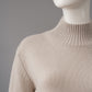 Steinfarbener Pullover aus Wolle und Cashmere
