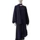 Dunkelblaues Kleid mit Volant