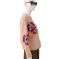 Puderfarbener Pullover mit Flower-Details