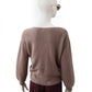 Taupefarbener V-Neck