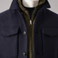 Dunkelblaue Jacke mit olivefarbener, herausnehmbarer Innenjacke