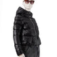 Schwarze Daunenjacke mit Kapuze