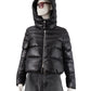 Schwarze Daunenjacke mit Kapuze