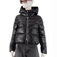 Schwarze Daunenjacke mit Kapuze