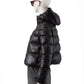 Schwarze Daunenjacke mit Kapuze