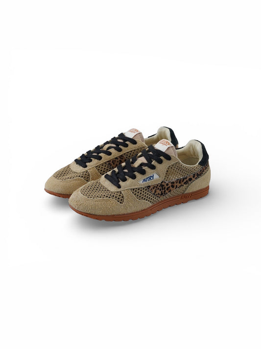 Sandfarbener Velours-Autry-Sneaker „Windspin“ mit Leo-Details