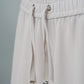 Graue, weite Hose
