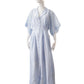 Hellblaues, langes Kleid