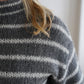 Grau/Cremefarbener, gestreifter Turtleneck aus Cashmere und Seide