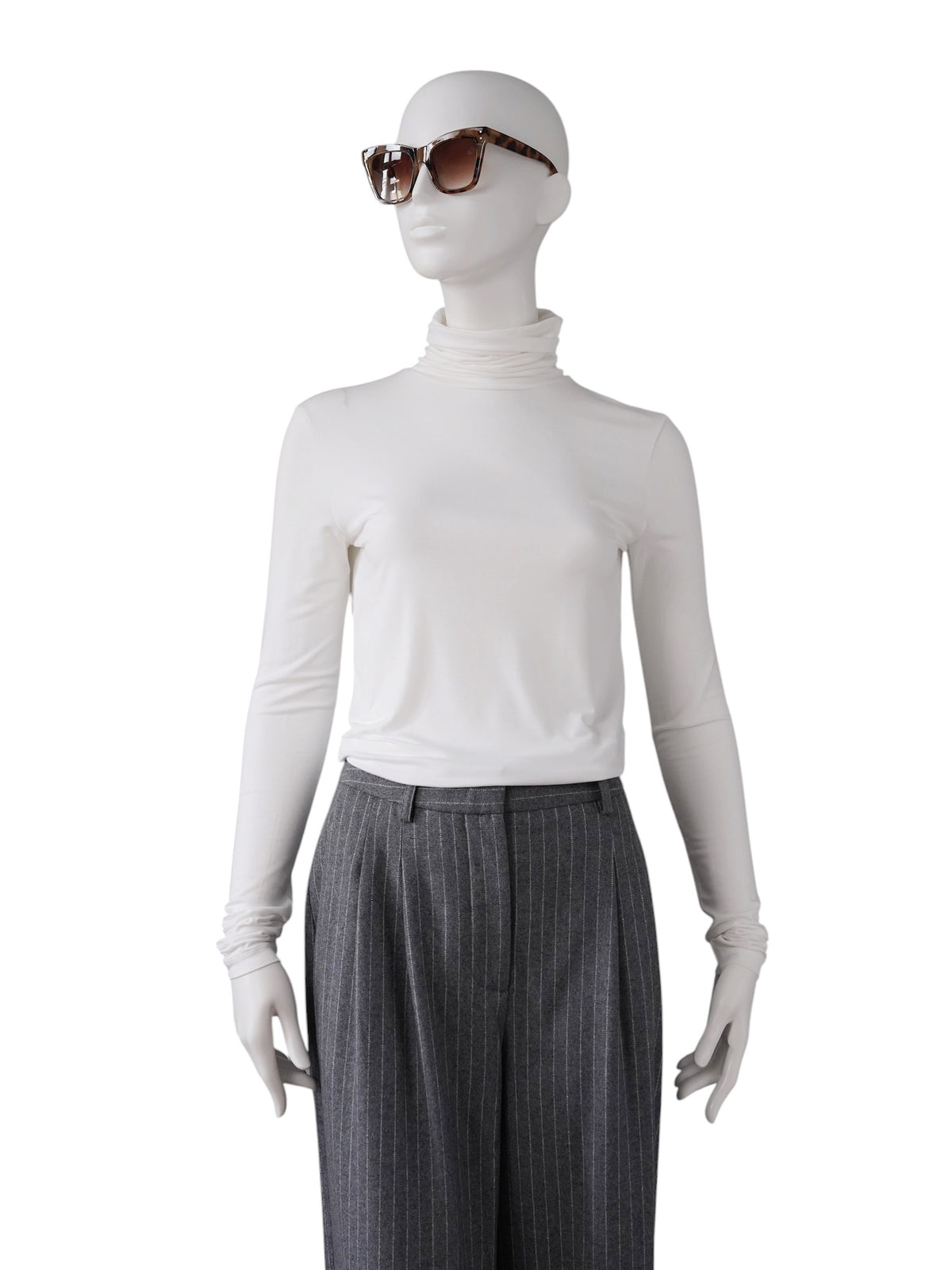 Weißes Rollkragenshirt aus Modal von SoSue