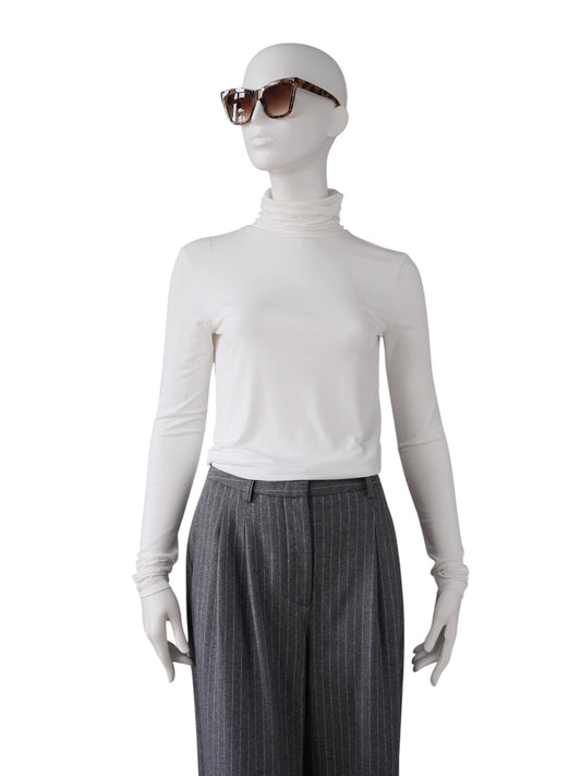 Weißes Rollkragenshirt aus Modal von SoSue