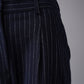 Dunkelblaue Nadelstreifen-Hose mit Bundfalte von Alcidia da Veiga – Ansicht 3