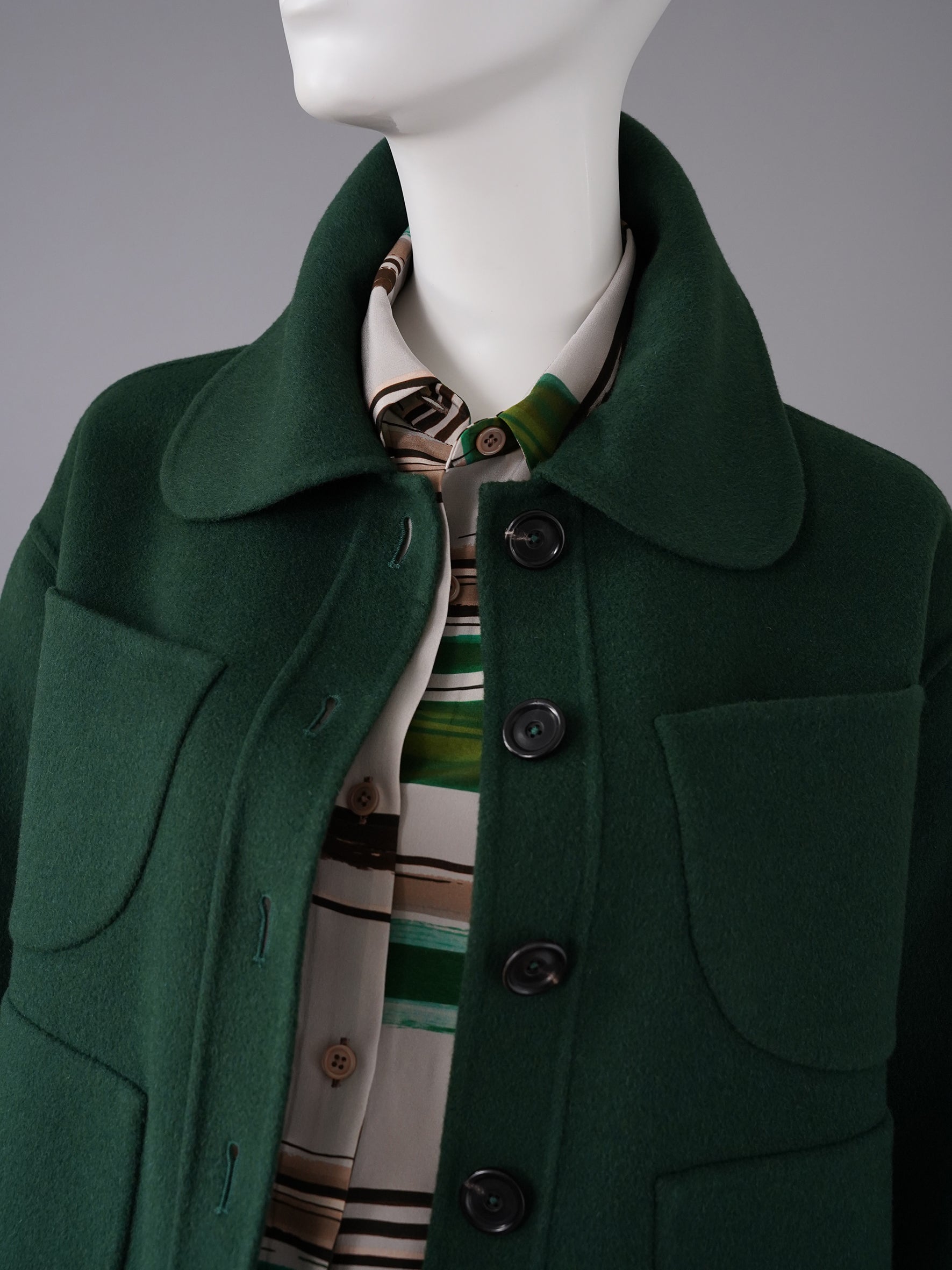 Dunkelgrüne Double-Face-Jacke aus Wolle und Cashmere von ODEEH – Ansicht 2