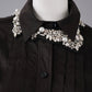 Schwarzes Collier mit Kristallen und Perlen von ODEEH – Ansicht 2