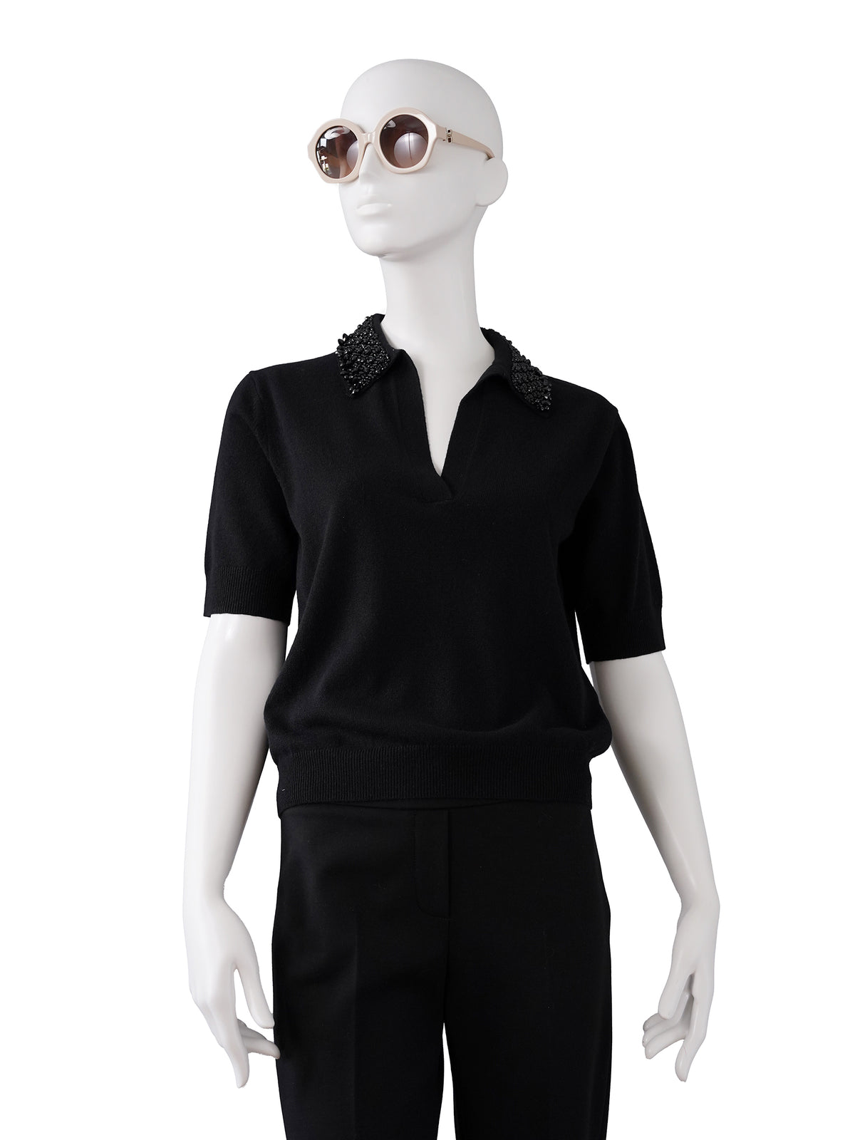 Schwarzes Strick-Polo mit perlenbesetztem Kragen von Semicouture