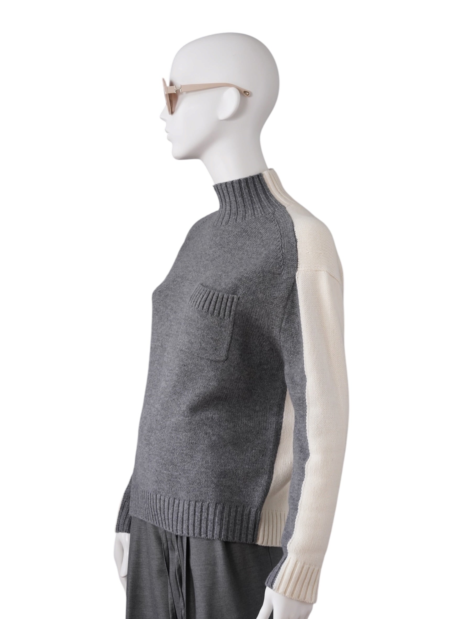 Zweifarbiger Stehkragenpullover in Grau und Wollweiß von Semicouture – Ansicht 3