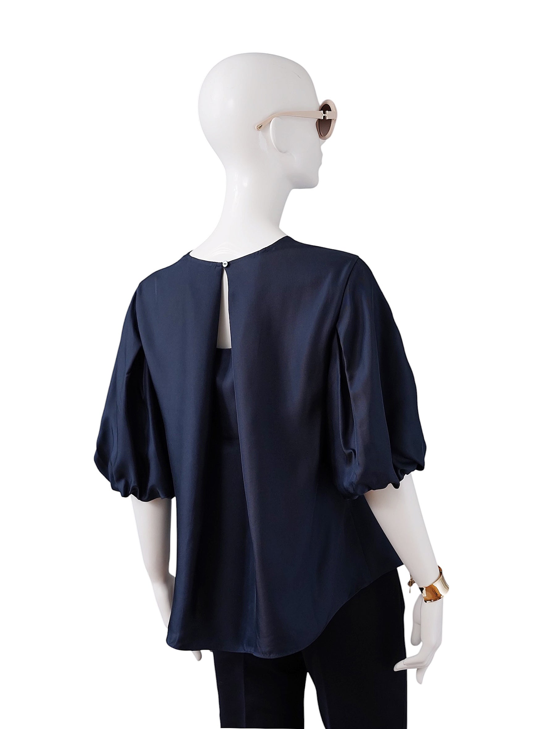 Dunkelblaue Seidenbluse von Alcidia da Veiga – Ansicht 5