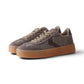 Taupefarbener Sneaker „Mind“ mit bronzefarbenen Details von Voile Blanche