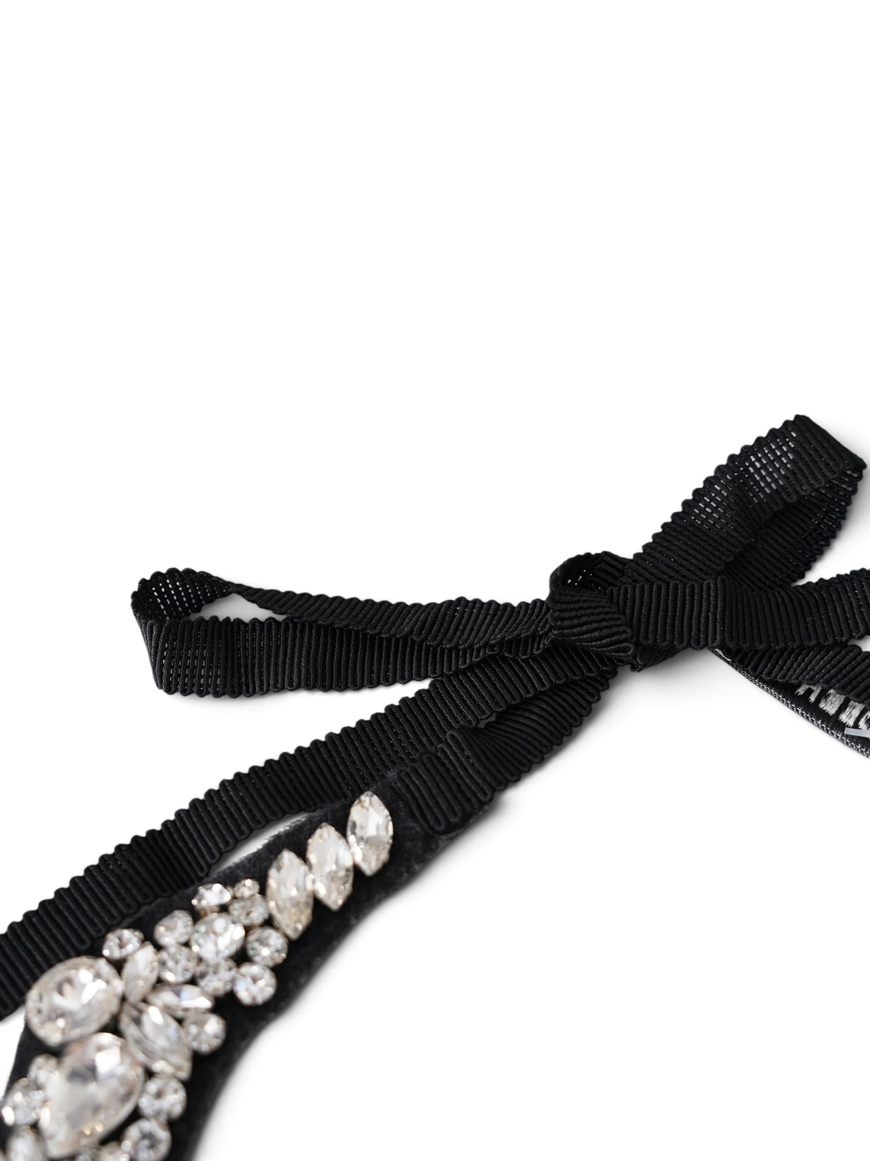 Schwarzes Collier mit Kristallen und Perlen von ODEEH – Ansicht 6