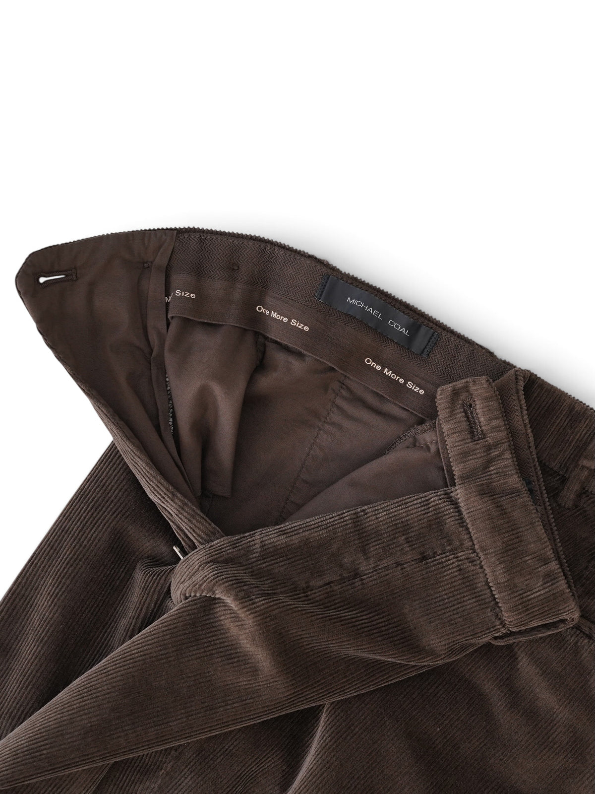 Dunkelbraune Cordhose von Michael Coal – Seitenansicht mit hinterer Paspeltasche