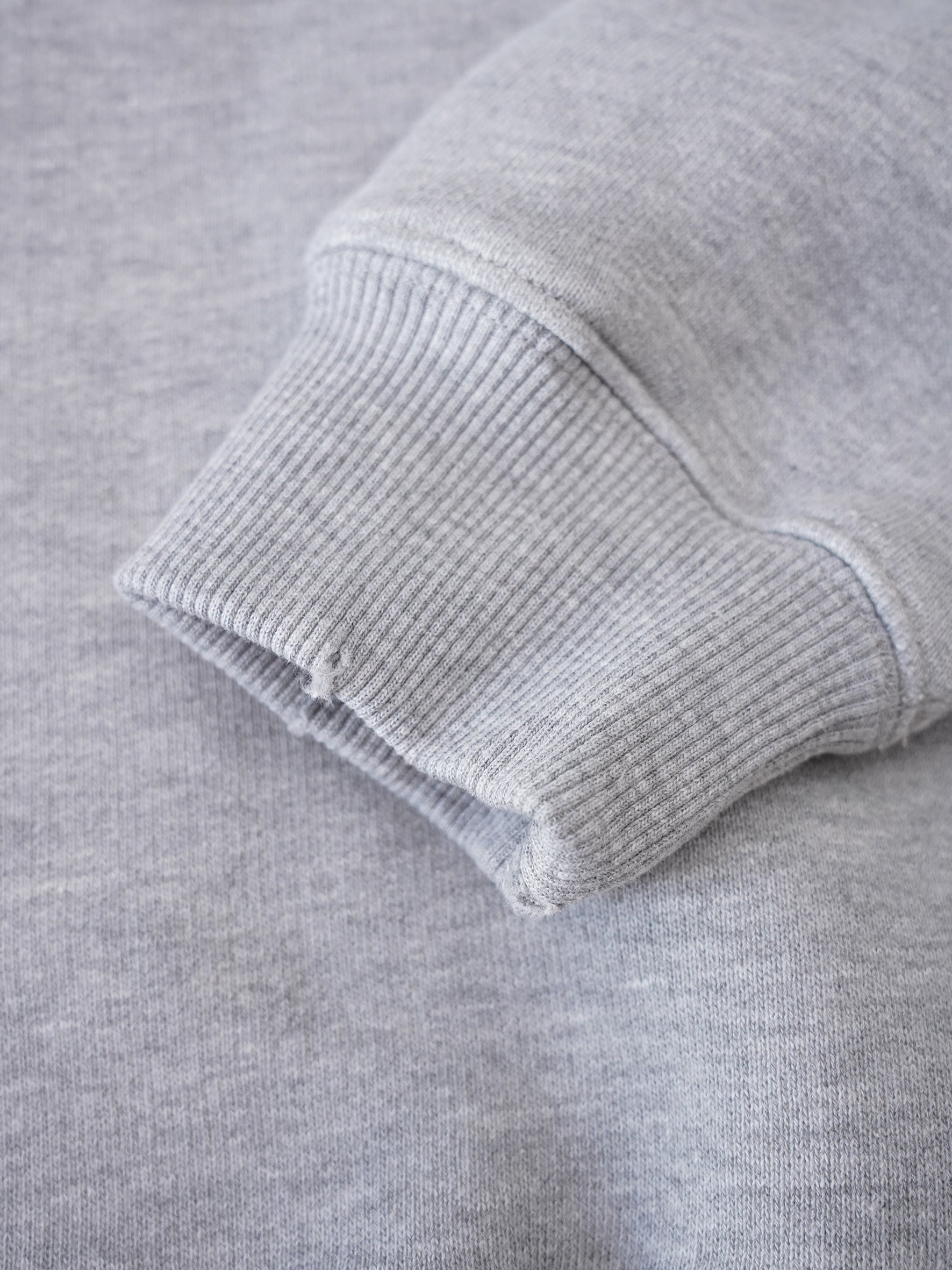 Graues Sweatshirt mit Used-Effekten von Autry – Ansicht 3