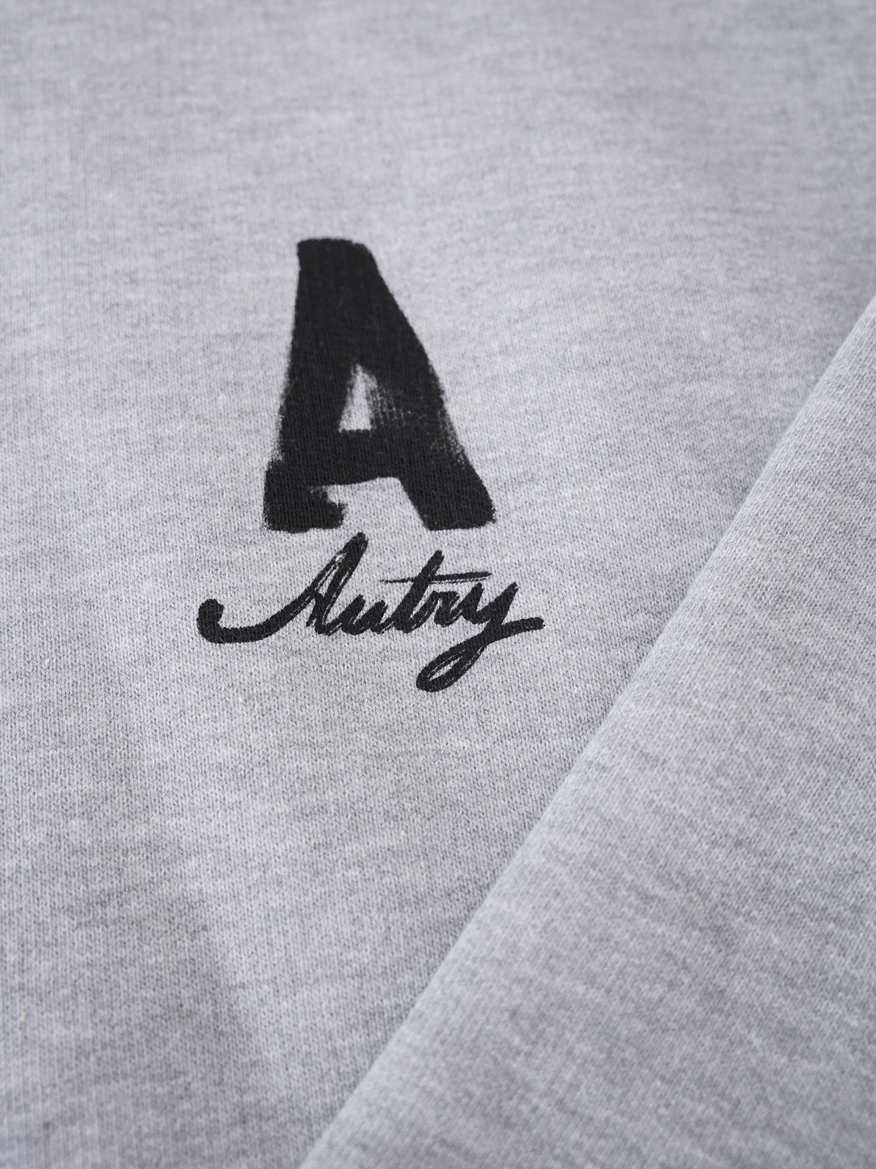 Graues Sweatshirt mit Used-Effekten von Autry – Ansicht 2