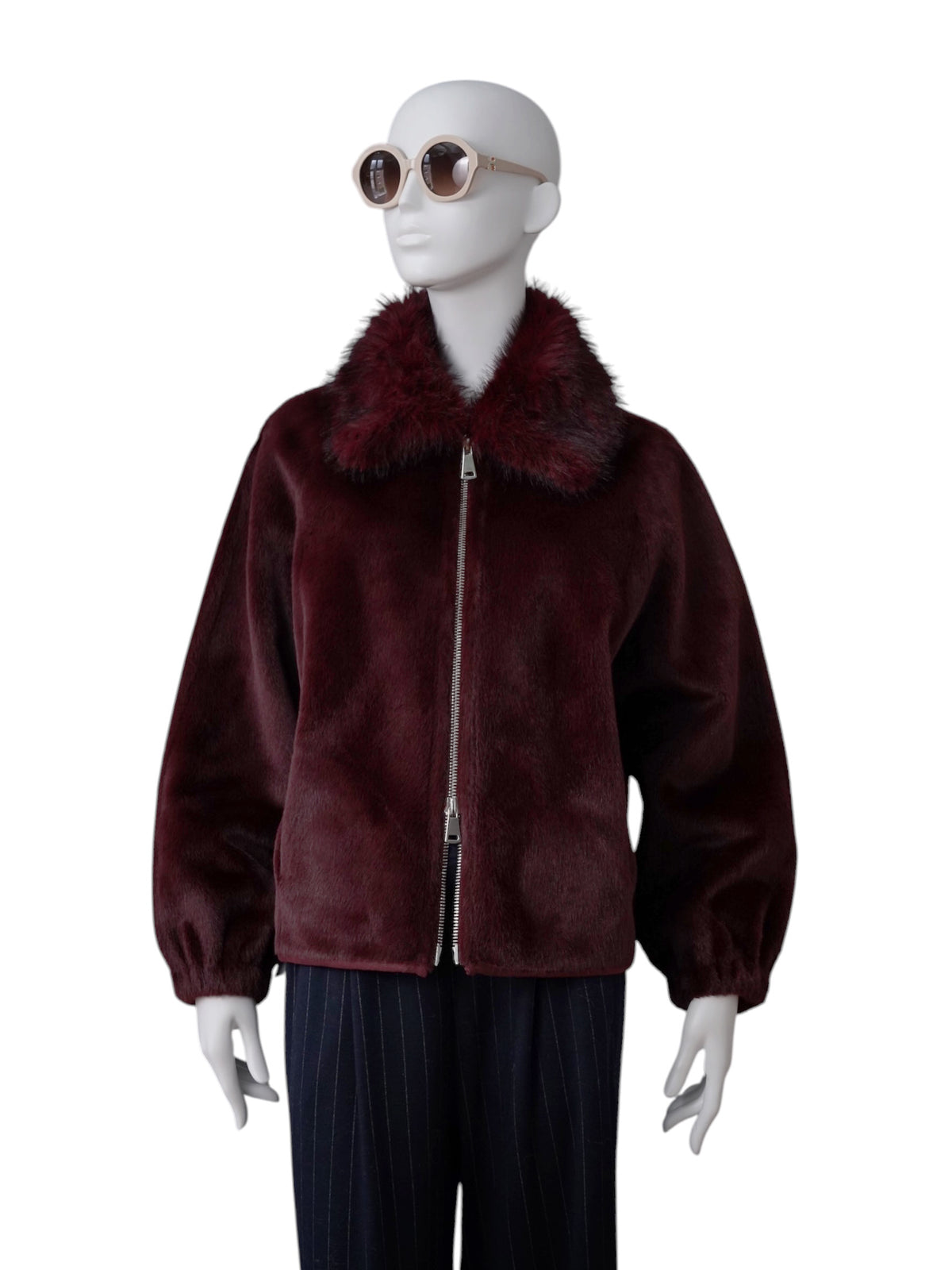 Pflaumenfarbene Kunstfell-Jacke mit Zobel-Kragen von Betta Corradi – Ansicht 2