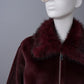 Pflaumenfarbene Kunstfell-Jacke mit Zobel-Kragen von Betta Corradi – Ansicht 3