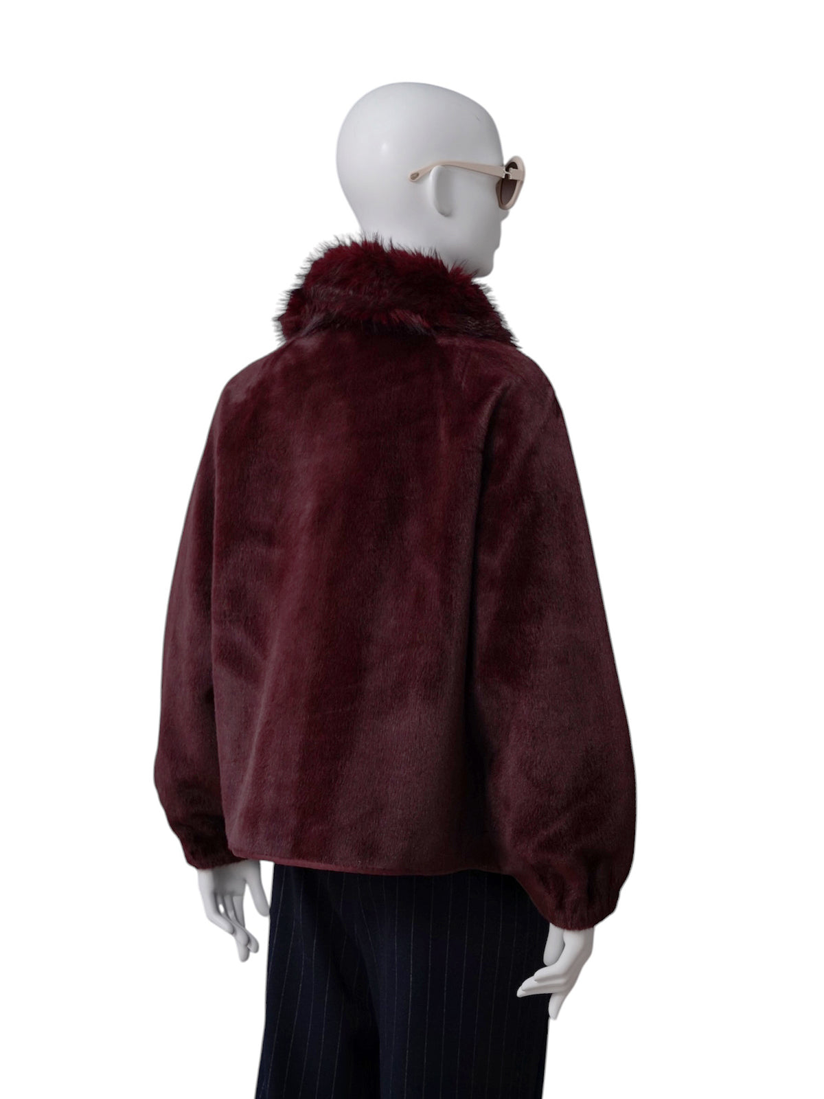 Pflaumenfarbene Kunstfell-Jacke mit Zobel-Kragen von Betta Corradi – Ansicht 5