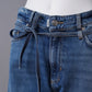Mittelblaue Jeans "The Friend" mit Bindegürtel