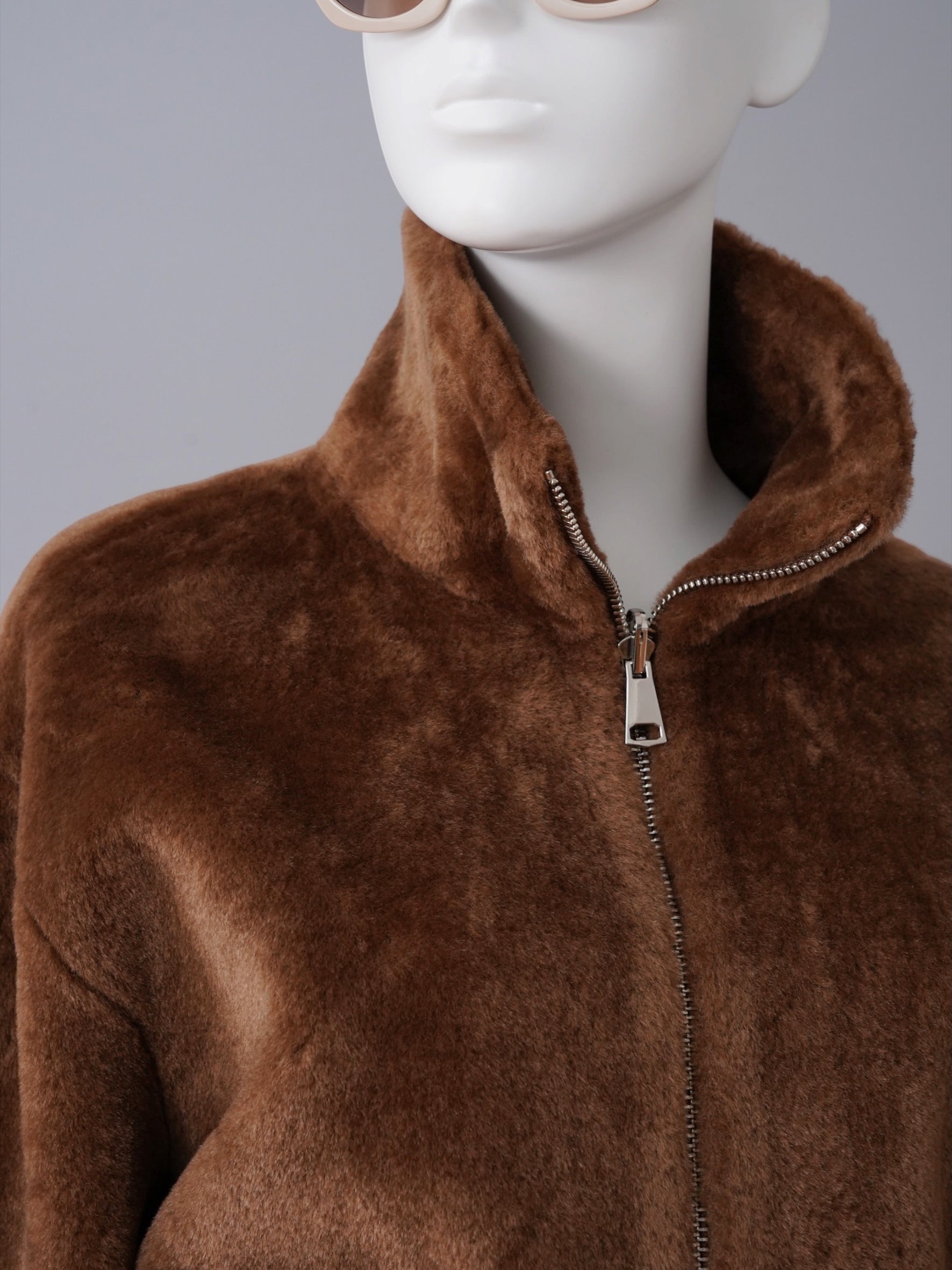 Karamellbraune Wendejacke aus Kunstfell und Velours von Betta Corradi – Ansicht 5