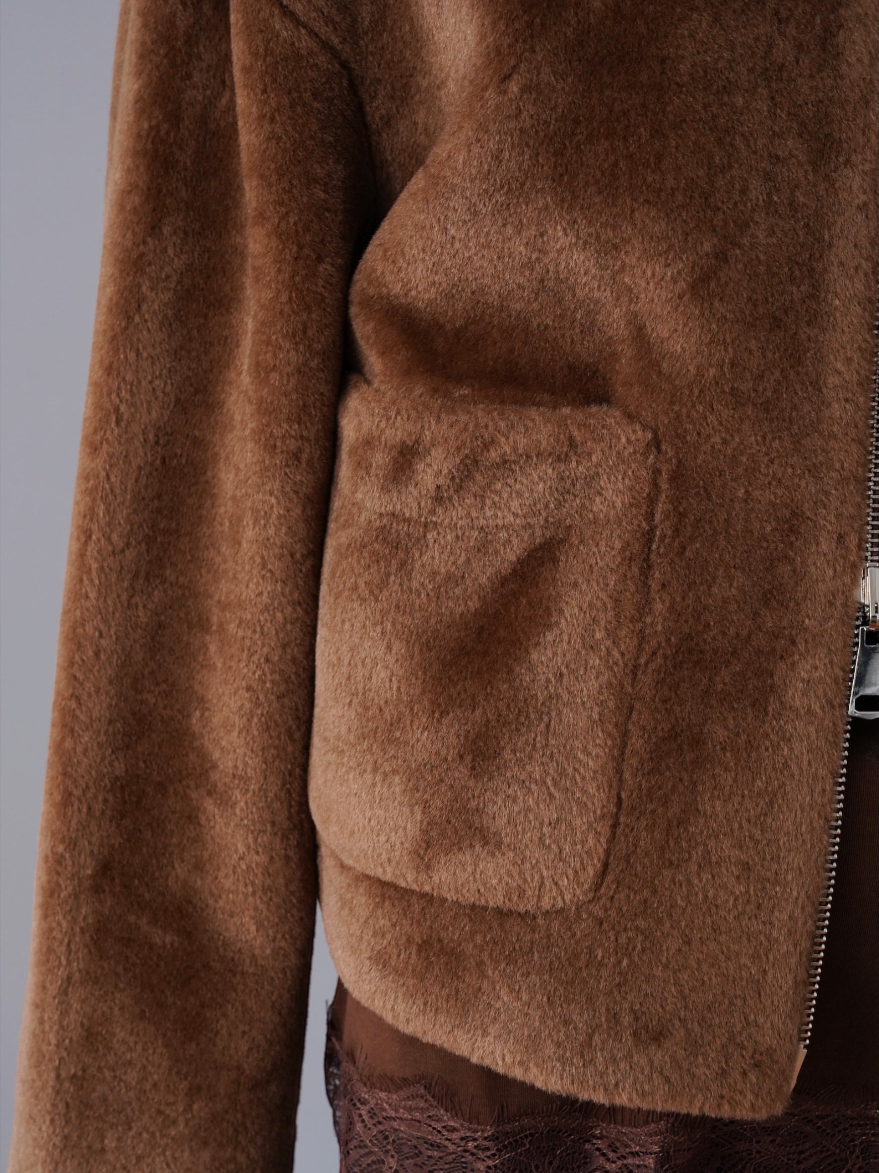 Karamellbraune Wendejacke aus Kunstfell und Velours von Betta Corradi – Ansicht 7