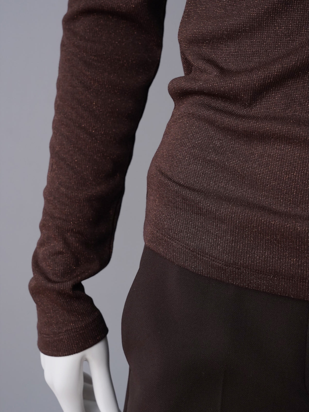 Schokoladenbraunes Langarmshirt in Lurex-Optik von S.Marlon – Ansicht 2