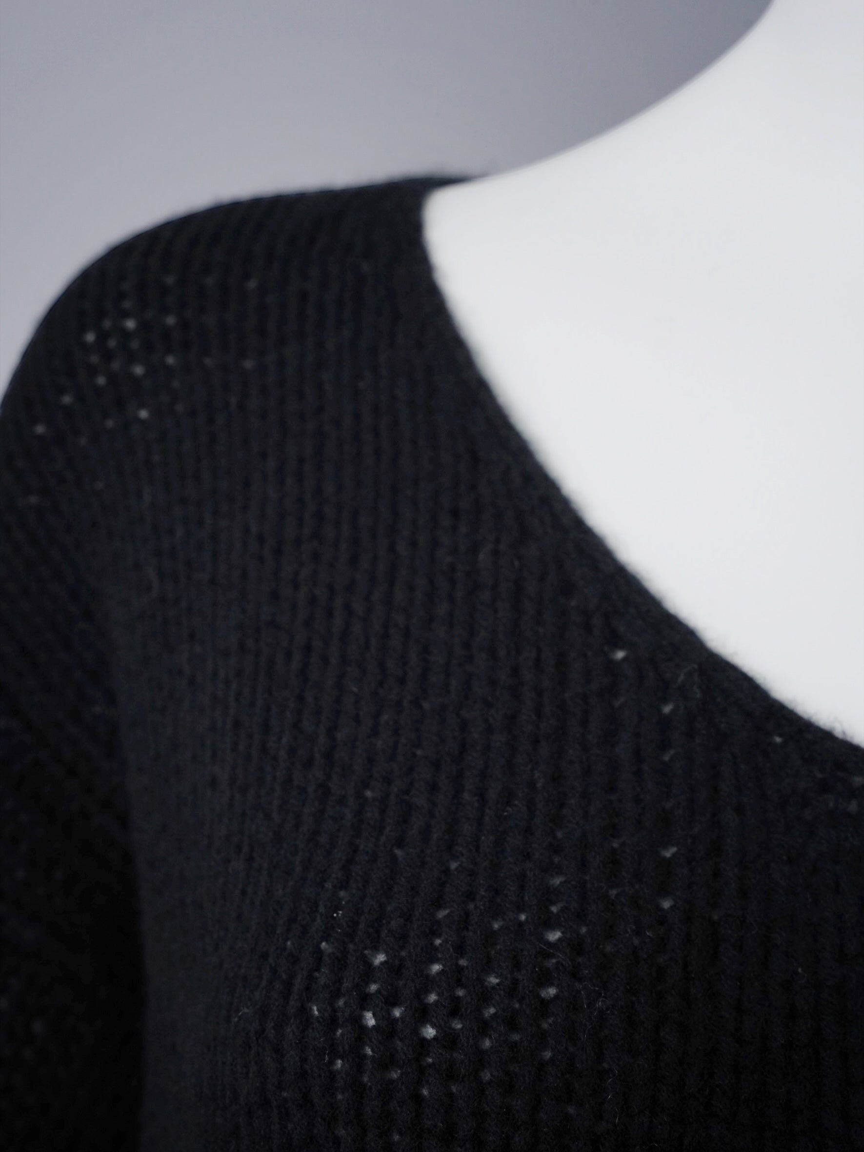 Schwarzer Oversize-V-Neck aus Wolle und Cashmere von FFC – Ansicht 3