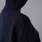 Dunkelblauer Rollkragenpullover aus Wolle von FFC – Ansicht 2