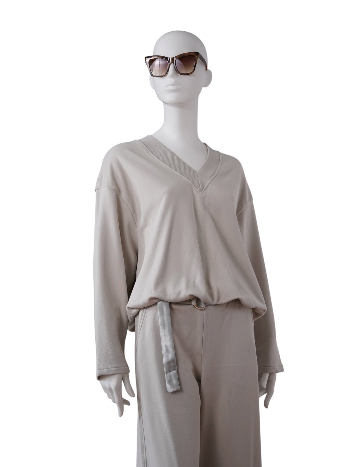 Steinfarbener V-Neck-Sweater mit Ballonärmeln von 10days
