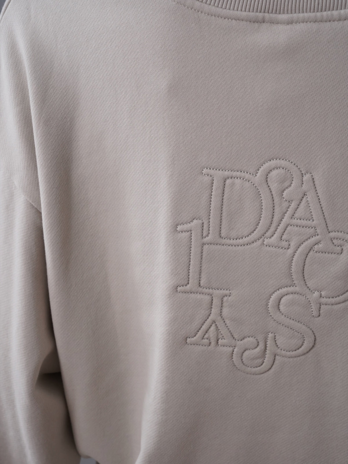 Steinfarbener V-Neck-Sweater mit Ballonärmeln von 10days – Ansicht 5