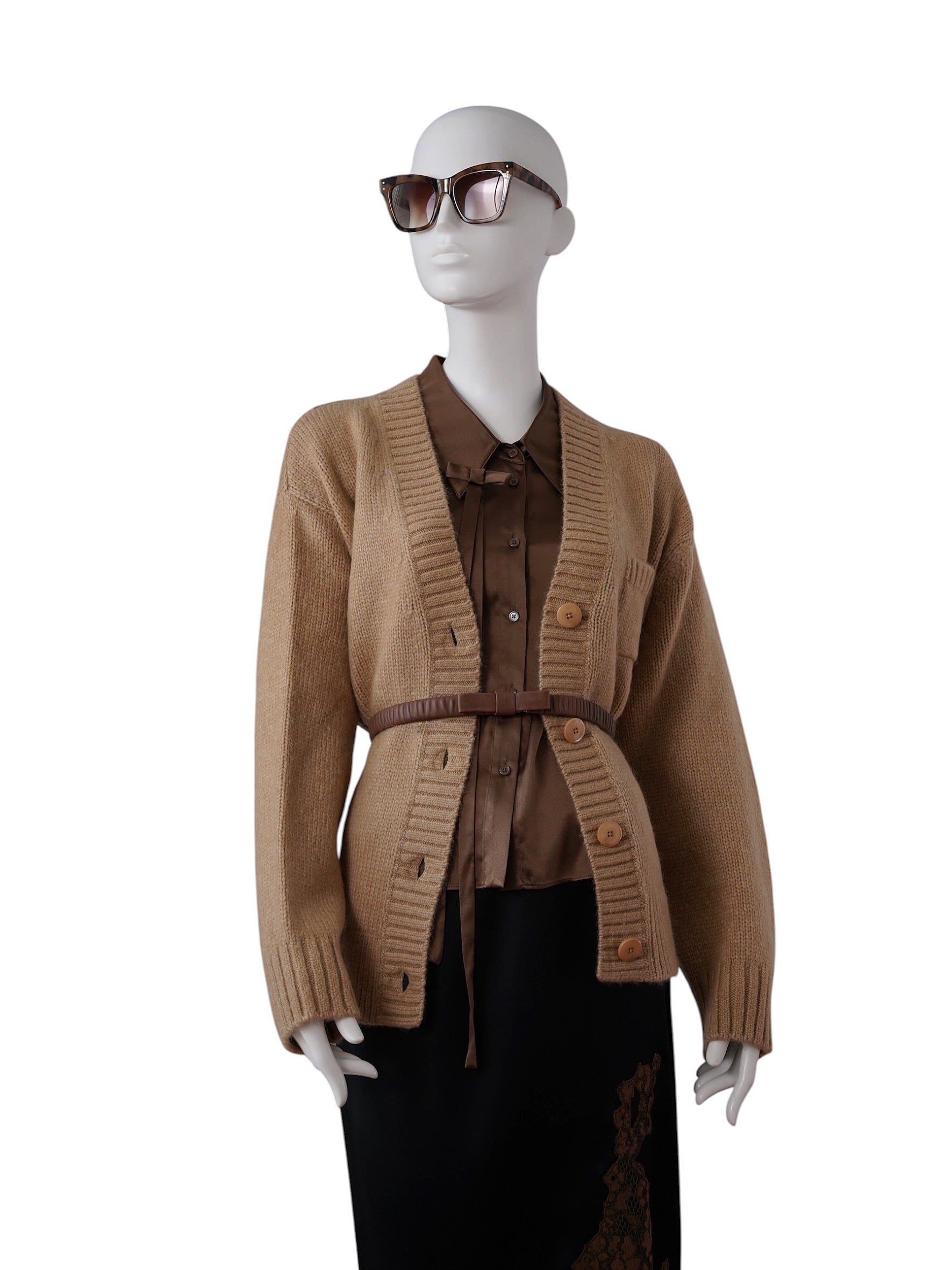 Camelfarbene Strickjacke mit V-Ausschnitt von Dorothee Schumacher – Ansicht 2