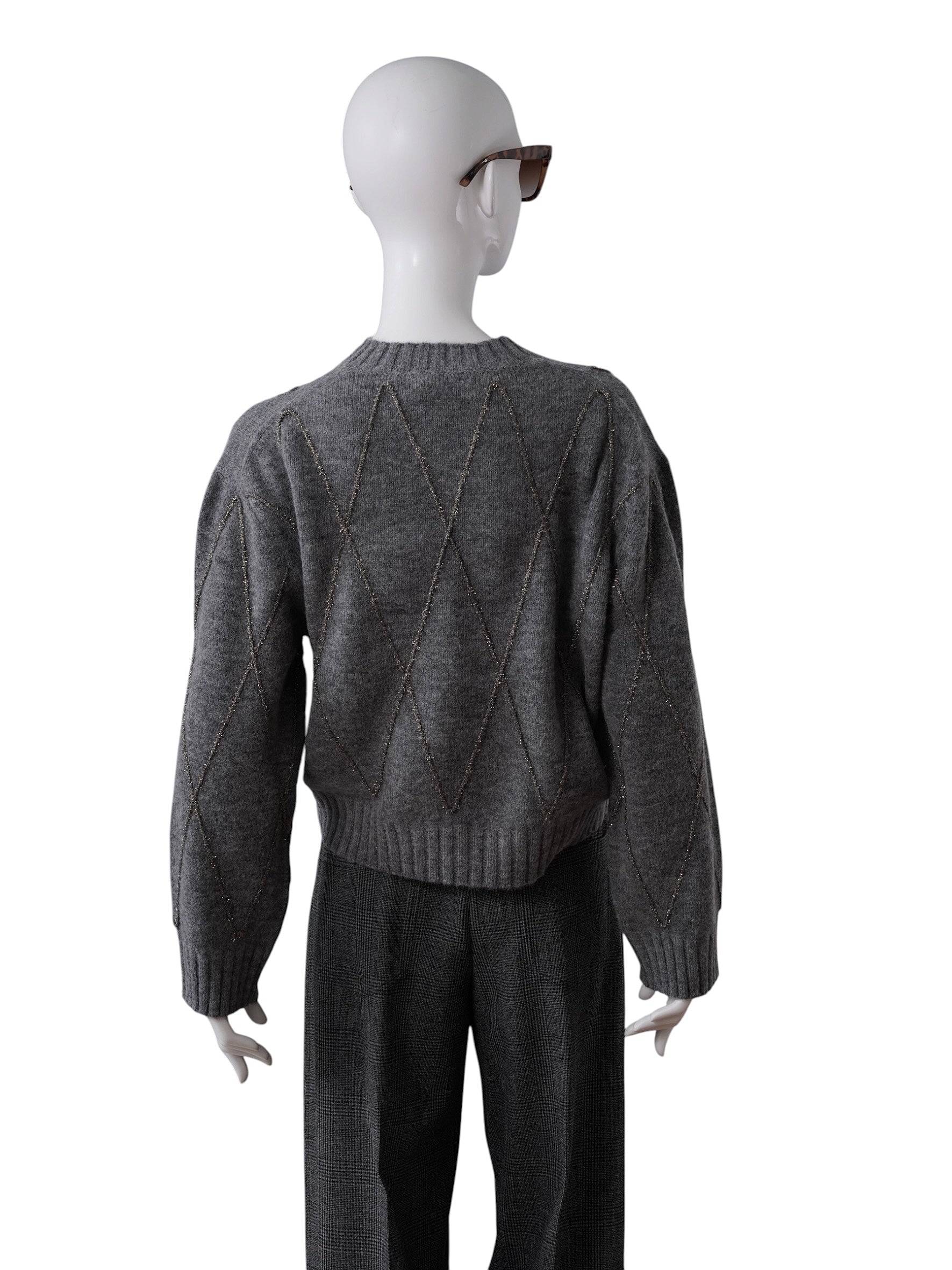 Grauer Strickpullover mit goldenem Rautenmuster von Dorothee Schumacher – Ansicht 3