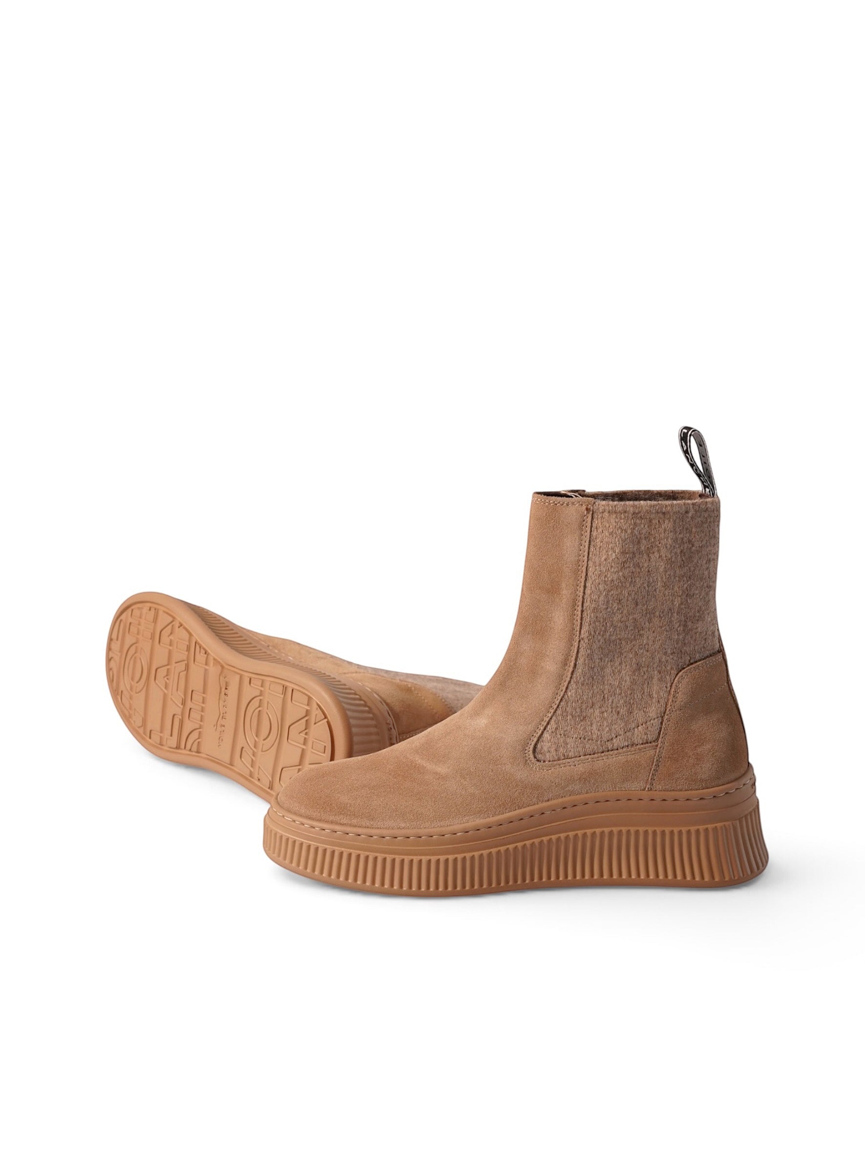 Voile Blanche Chelsea-Boots in Camel mit geriffelter Plateausohle – Seiten- und Sohlenansicht