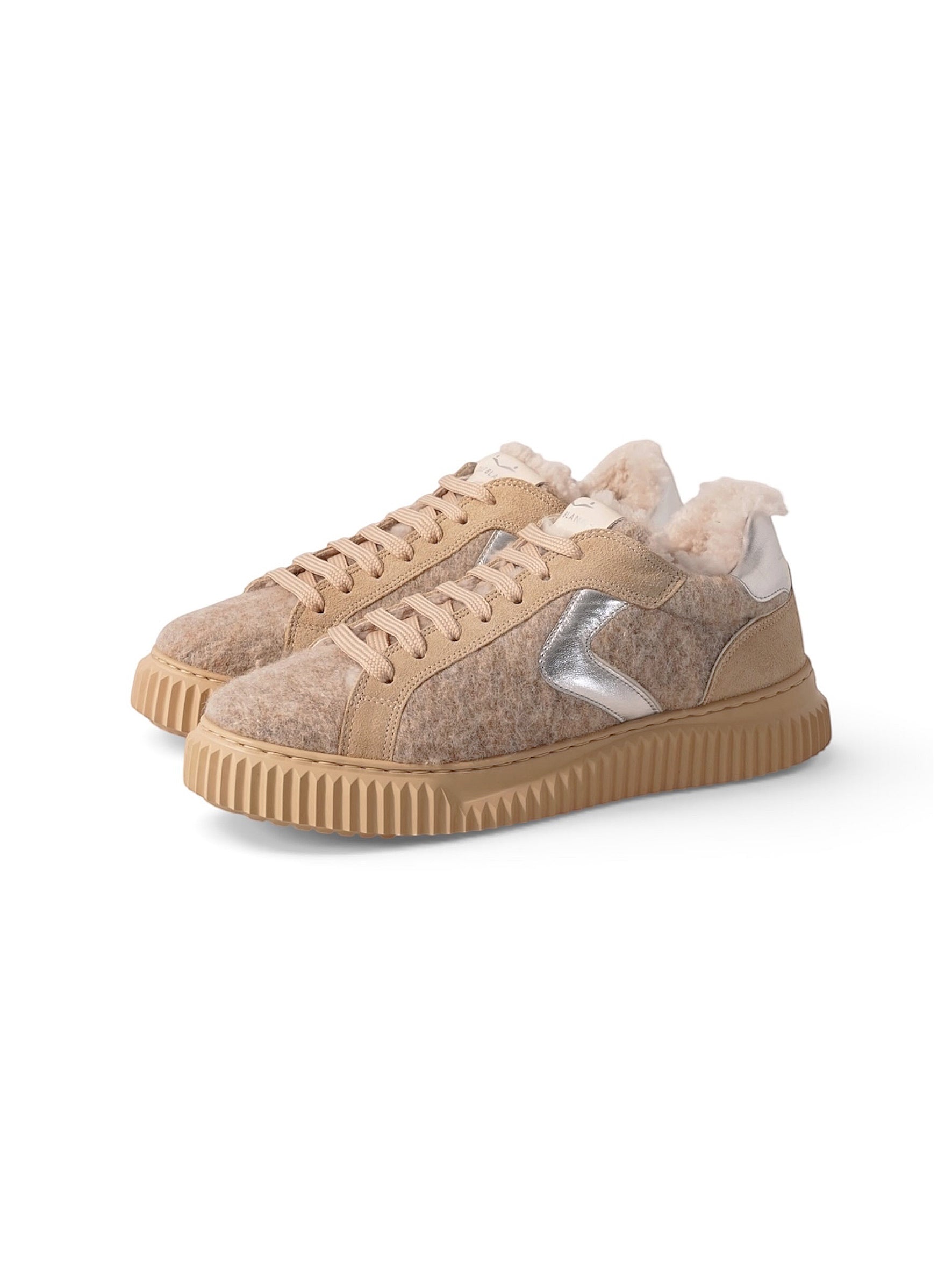 Beigefarbener Voile Blanche Sneaker aus Wollfilz und Veloursleder mit Lammfell-Fütterung