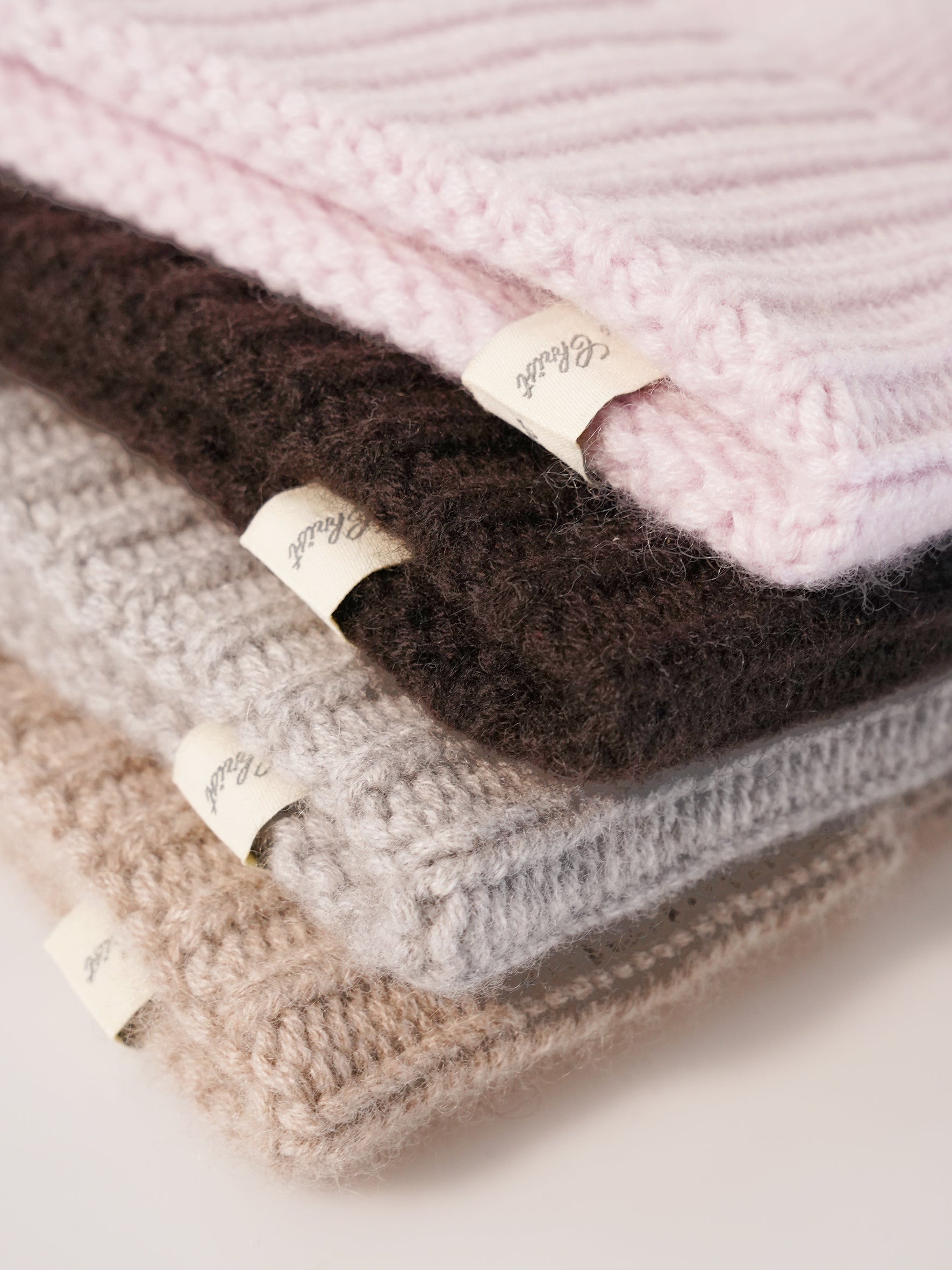 Puderrosa Cashmere-Mütze von Henry Christ – Ansicht 2