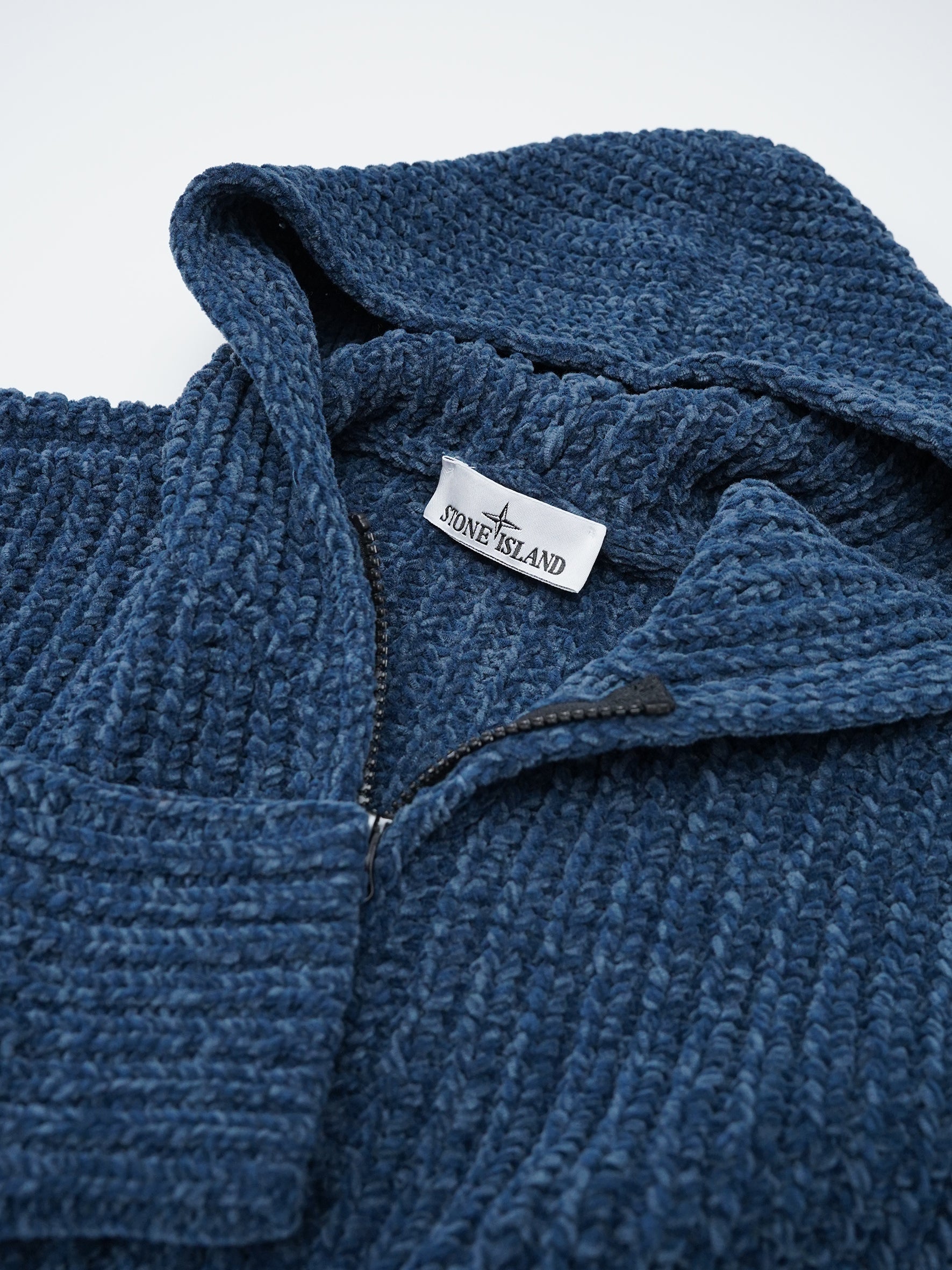 Indigoblaue Chenille-Strickjacke mit Kapuze von Stone Island – Ansicht 2