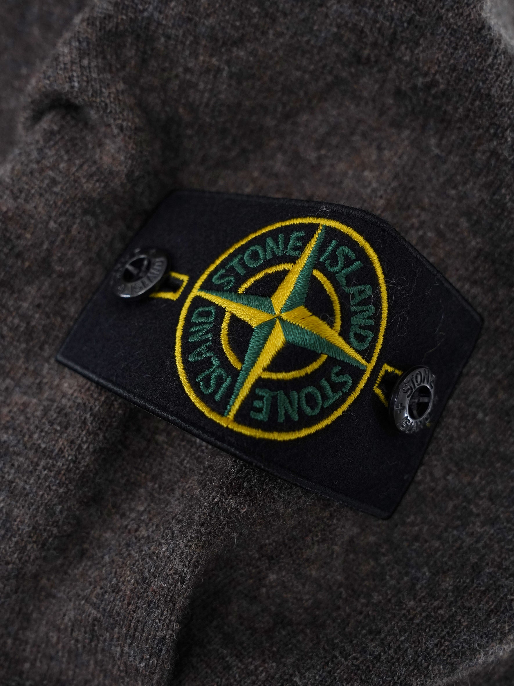 Brauner Zip-Cardigan von Stone Island – Ansicht 2