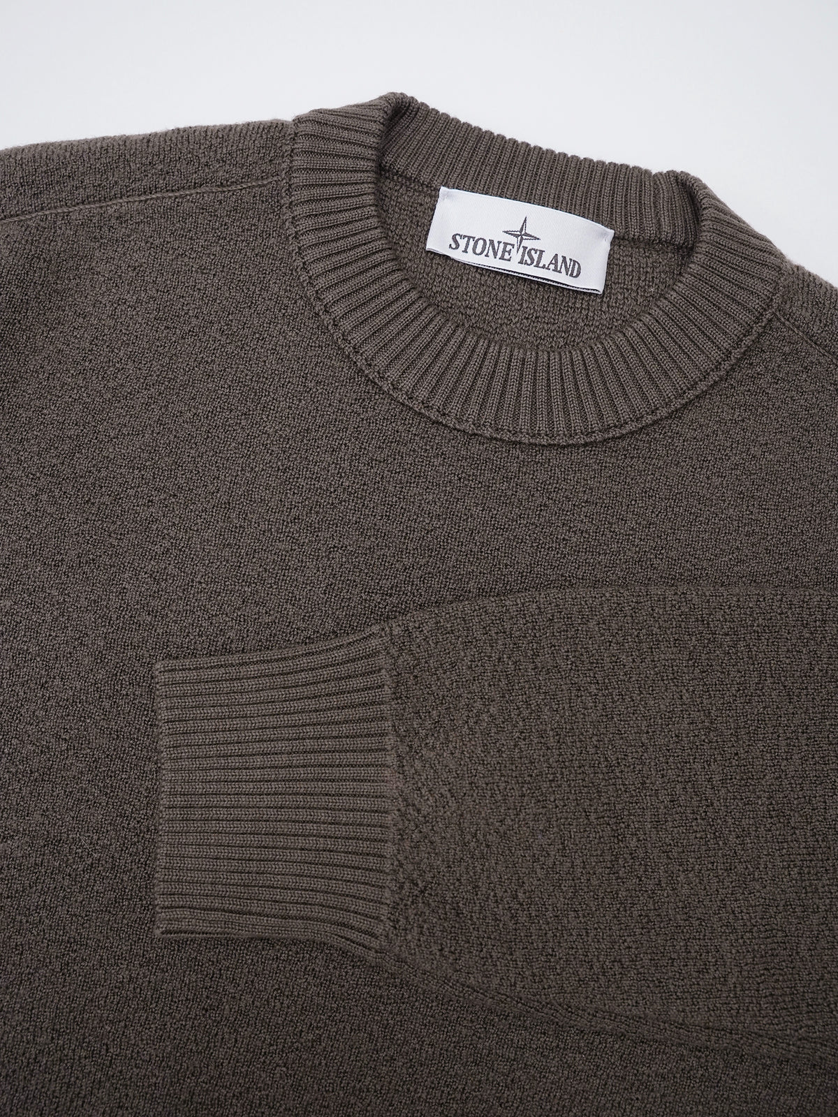 Schlammfarbener Rundhals-Strickpullover von Stone Island – Ansicht 2