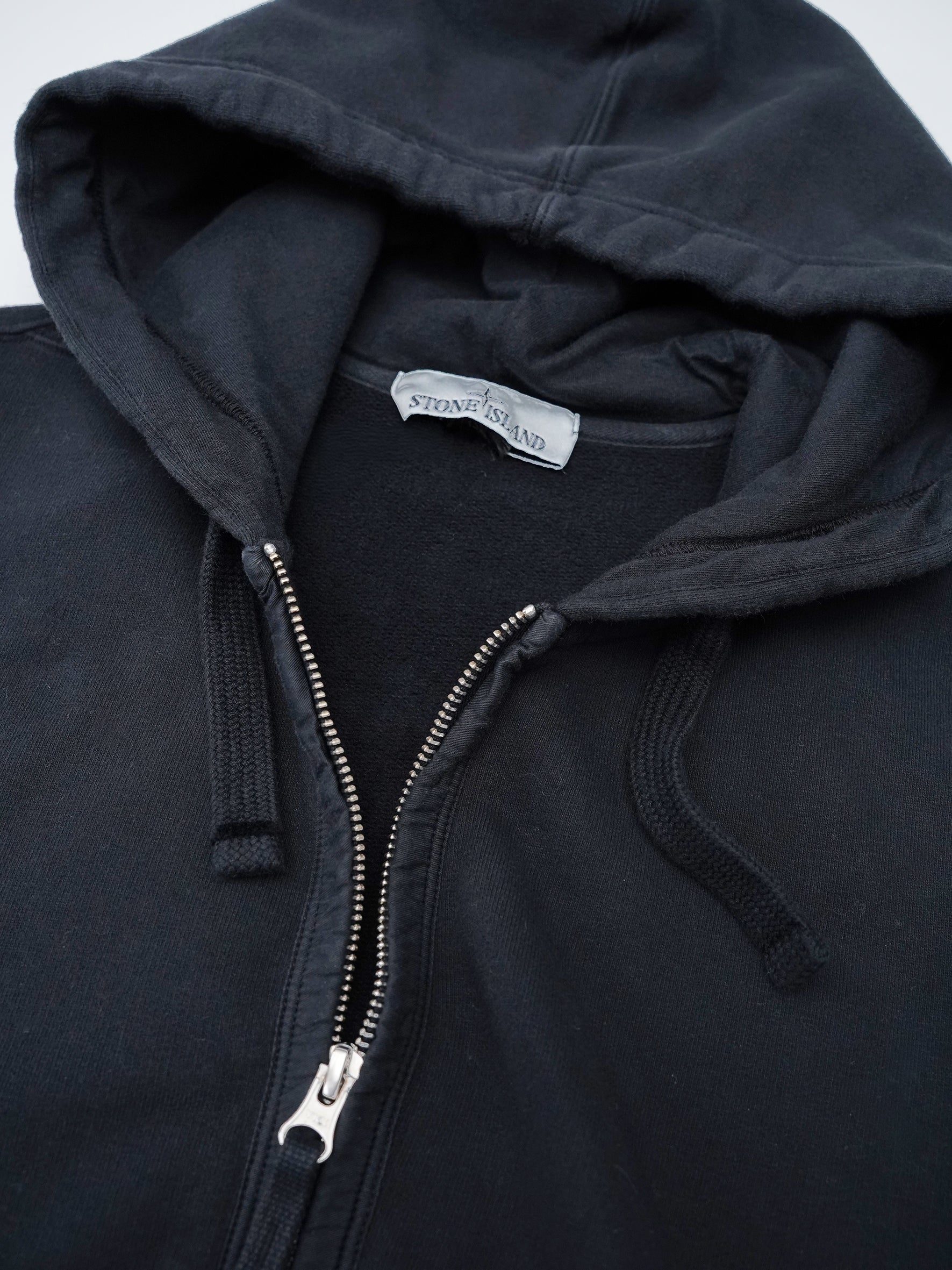 Schwarze Sweatjacke mit Kapuze von Stone Island – Ansicht 3