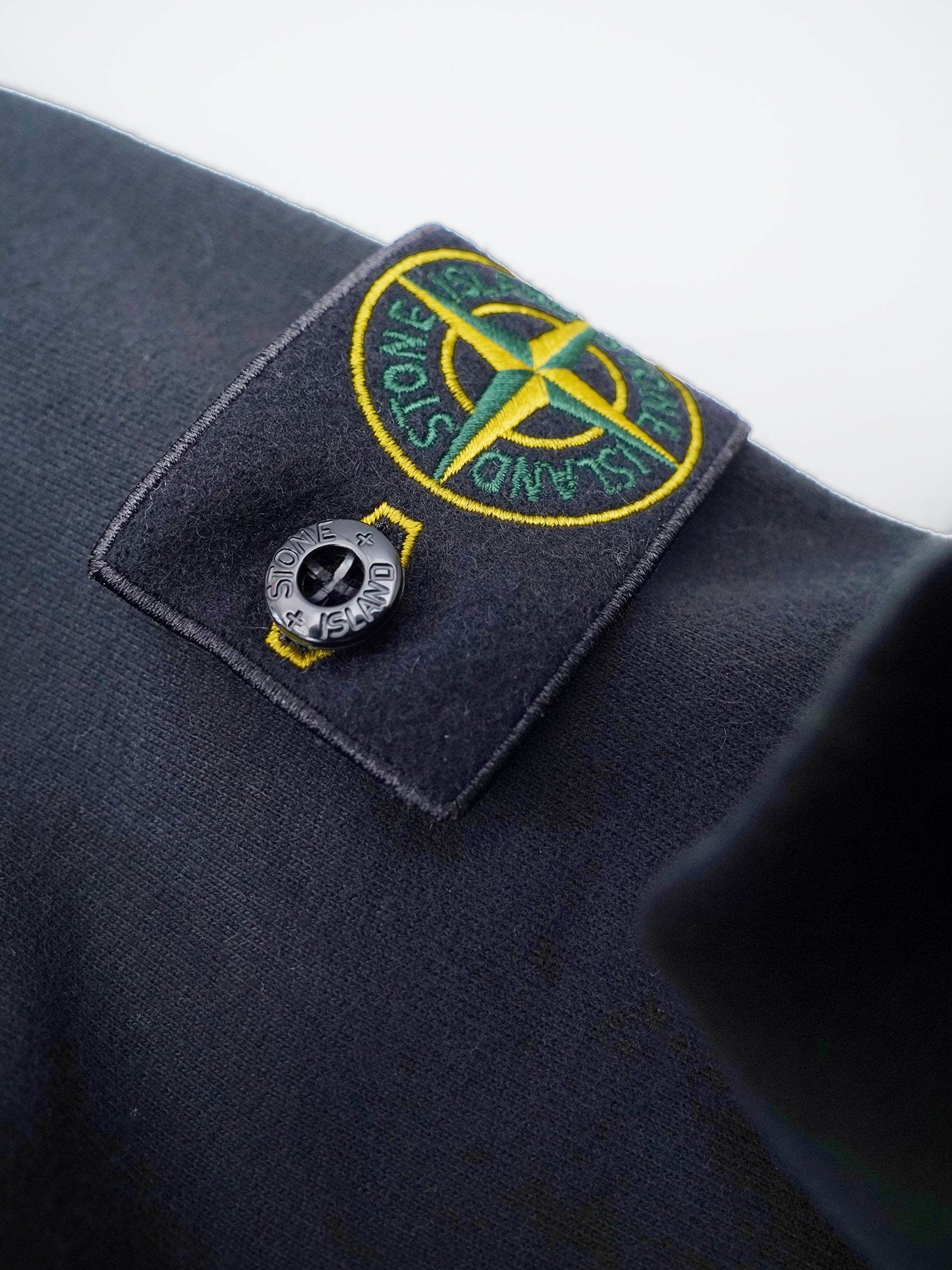Schwarze Sweatjacke mit Kapuze von Stone Island – Ansicht 2