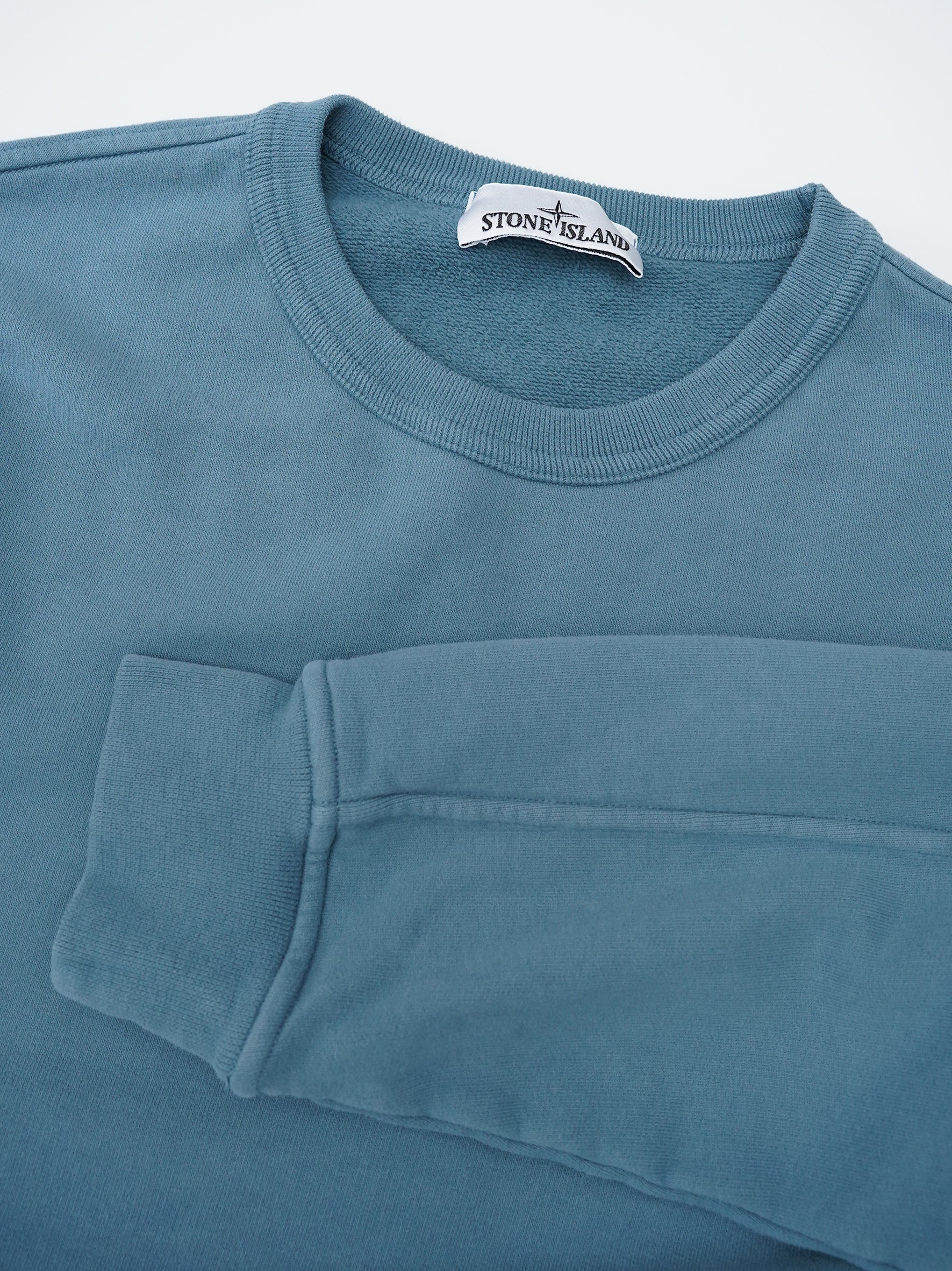 Mittelblaues Sweatshirt mit Ärmeltasche von Stone Island – Ansicht 3